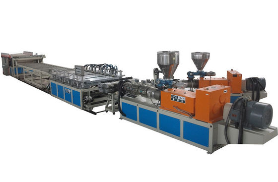 สองสกรู WPC ประตู Extruder แผ่นคณะ Extruder / พลาสติกสำหรับพีวีซีแผง 915mm / 1220mm